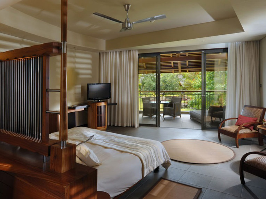 Beautiful-Island-Themed-Rooms-at-Trou-aux-Biches-Resort-and-Spa-1024x576