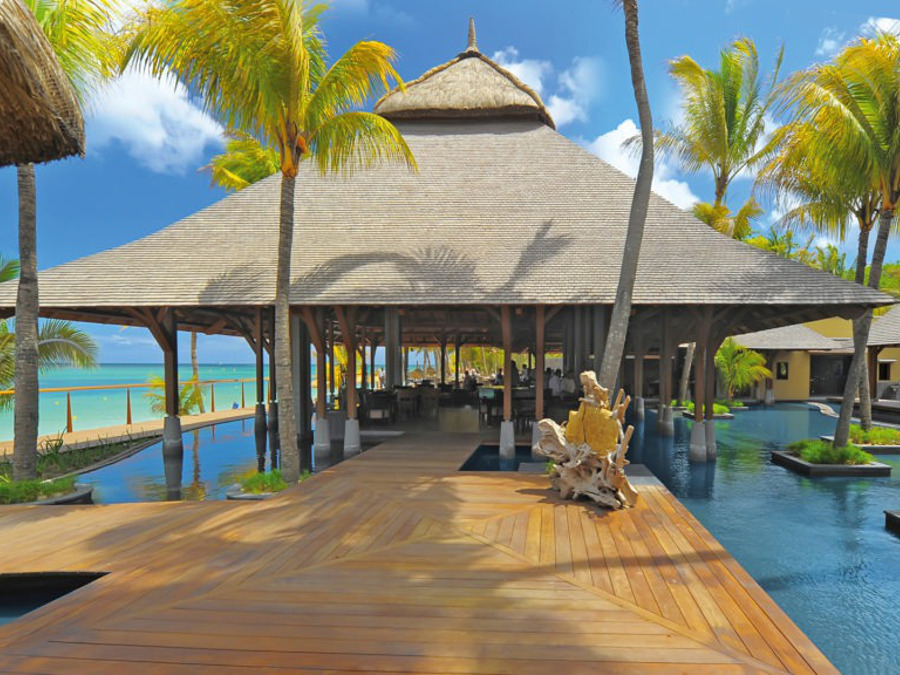 Dining-and-Guest-Area-at-Trou-aux-Biches-Resort-and-Spa-1024x576