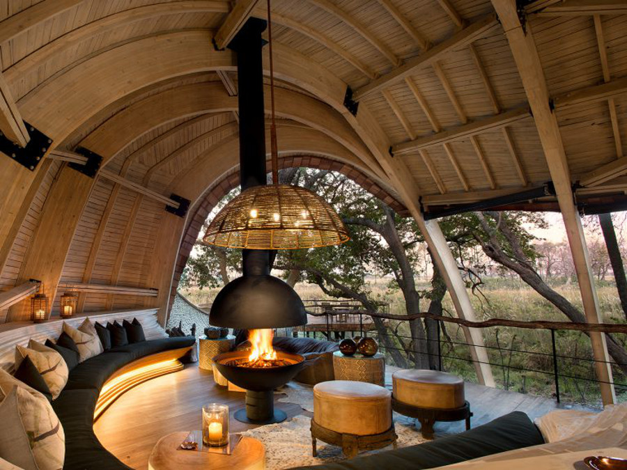 Header-cosy-fireplace-sandibe-on-a-luxury-botswana-safari-overlooking-the-okavango-delta-1024x576