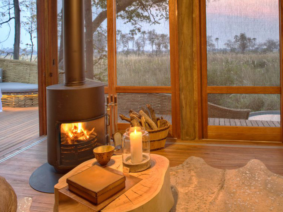 elegant-suite-dining-at-sandibe-on-a-luxury-botswana-safari-overlooking-the-okavango-delta-1024x576