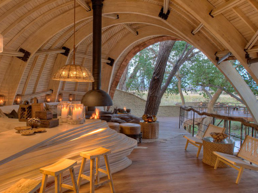 guest-area-at--sandibe-on-a-luxury-botswana-safari-with-spectacular-delta-views-1024x576