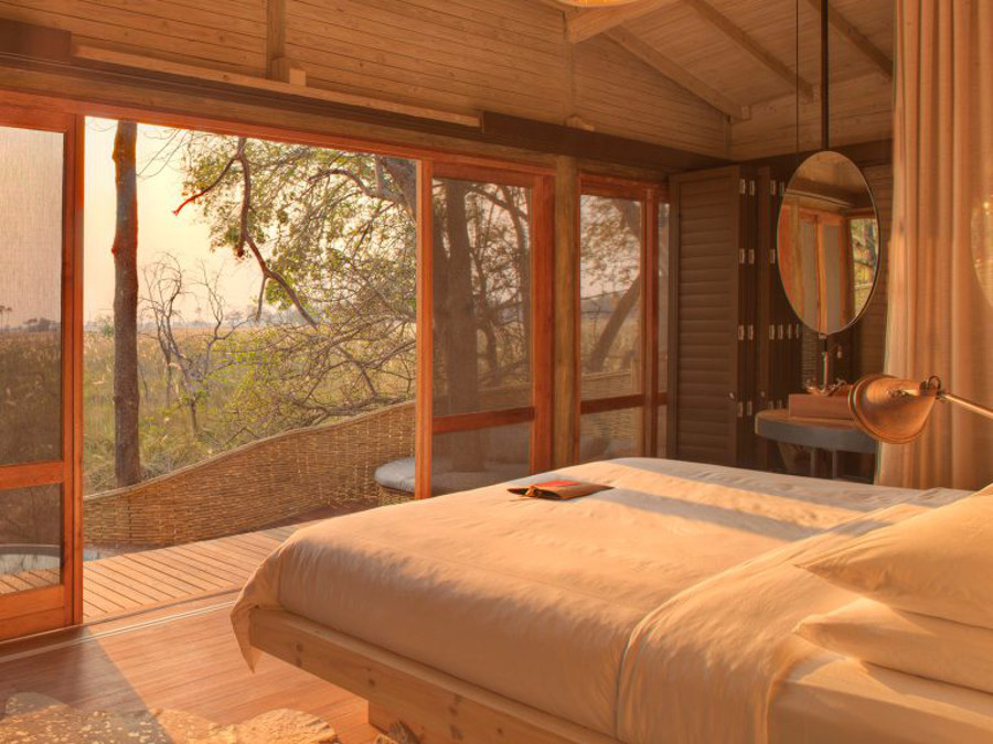 intimate-suites-at-sandibe-elevated-above-the-landscape-feauturing-the-okavango-delta-1024x576